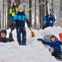 Cub scouts building forts